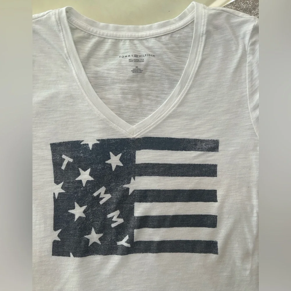 Tommy Hilfiger Women’s Tshirt - Picture 2 of 16